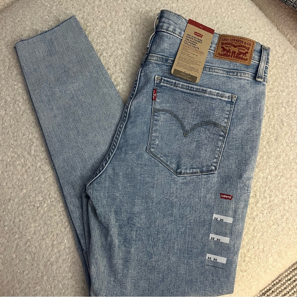 BNWT Levi Jeans